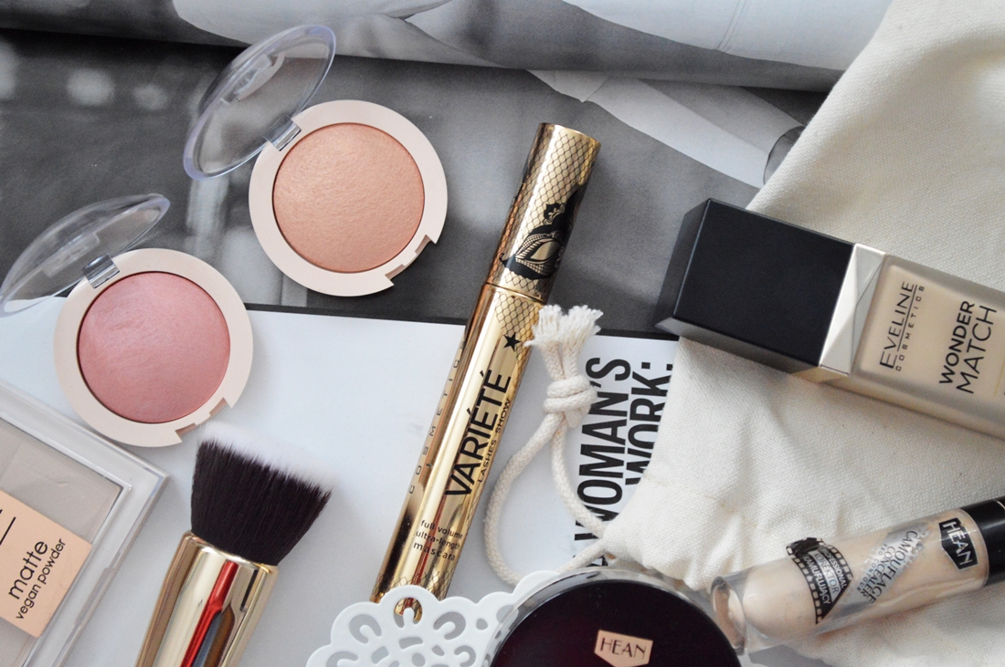 podstawy makijażu co kupić na start